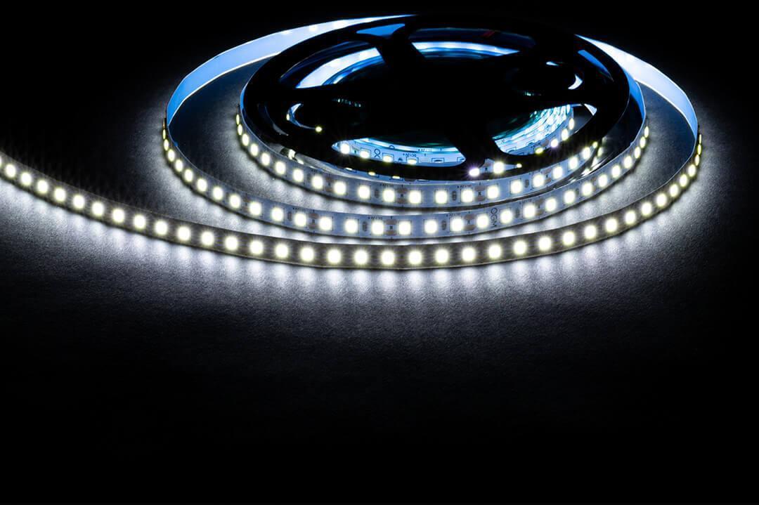 LSE-258 Светодиодная лента 9,6W/m 120LED/m 2835SMD холодный белый 5M OGM