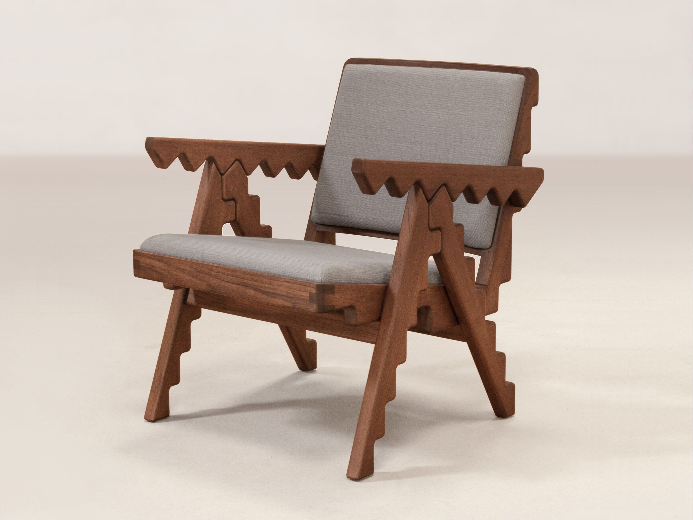 Кресло из тикового дерева с подлокотниками Phantom Hands PH + / Crocodile ARCH-00102471