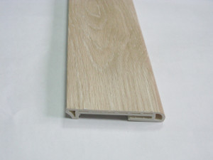 Напольный плинтус  Зимний дуб 80мм