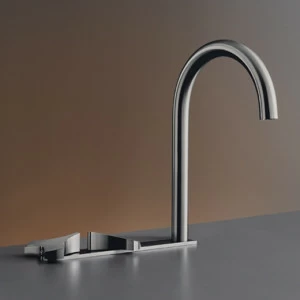 три отверстия смеситель с поворотным носиком Н. 245 мм  ZIQ10 CEADESIGN