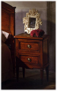 Тумбочка  CASTELLAN NL 877