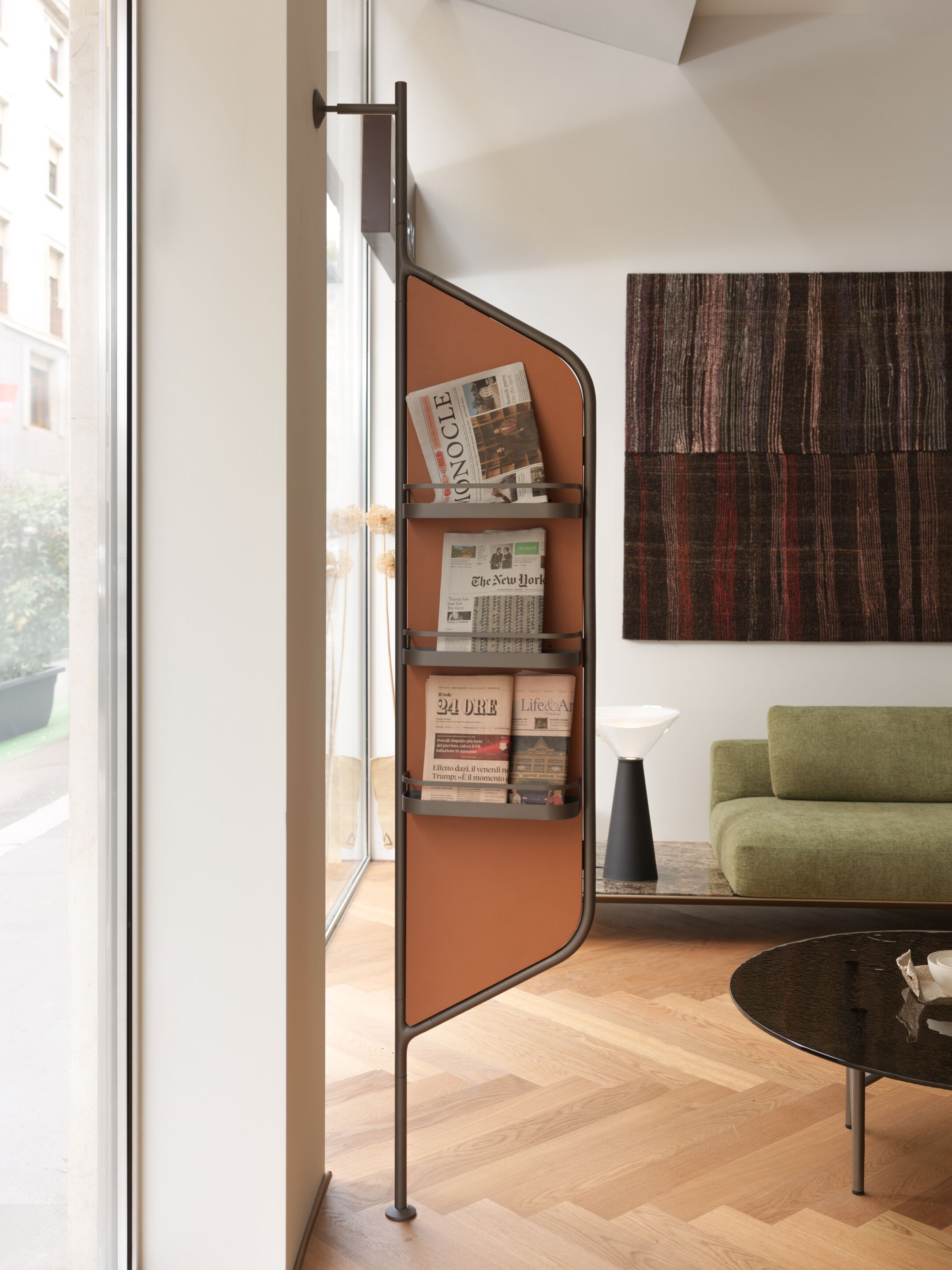 Зеркало с металлическими и кожаными полками Casamania & Horm BEBEL ARCH-00083863 - Вид №1