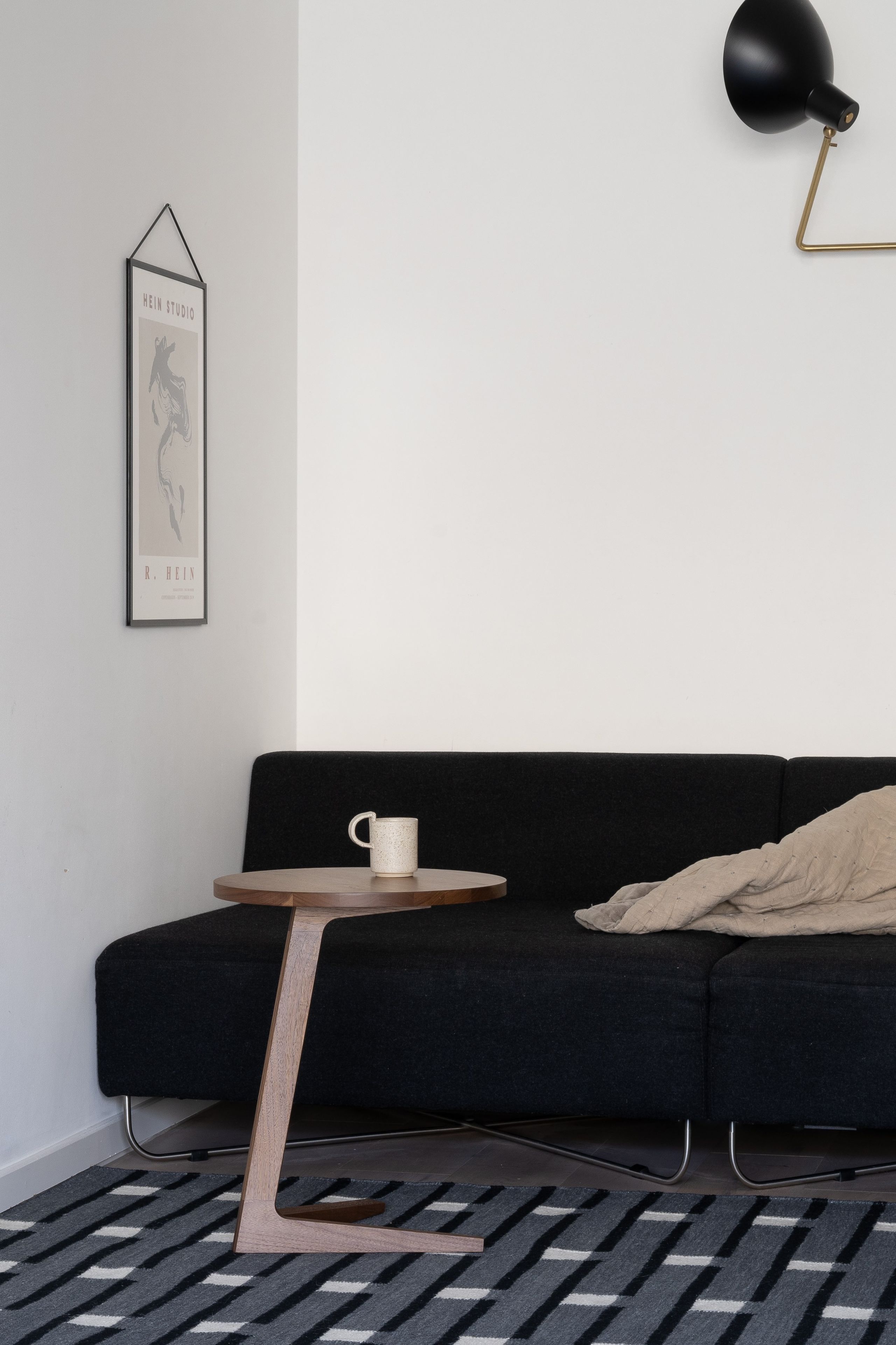 Круглый журнальный столик из орехового дерева Case Cross ARCH-00084366 - Вид №6