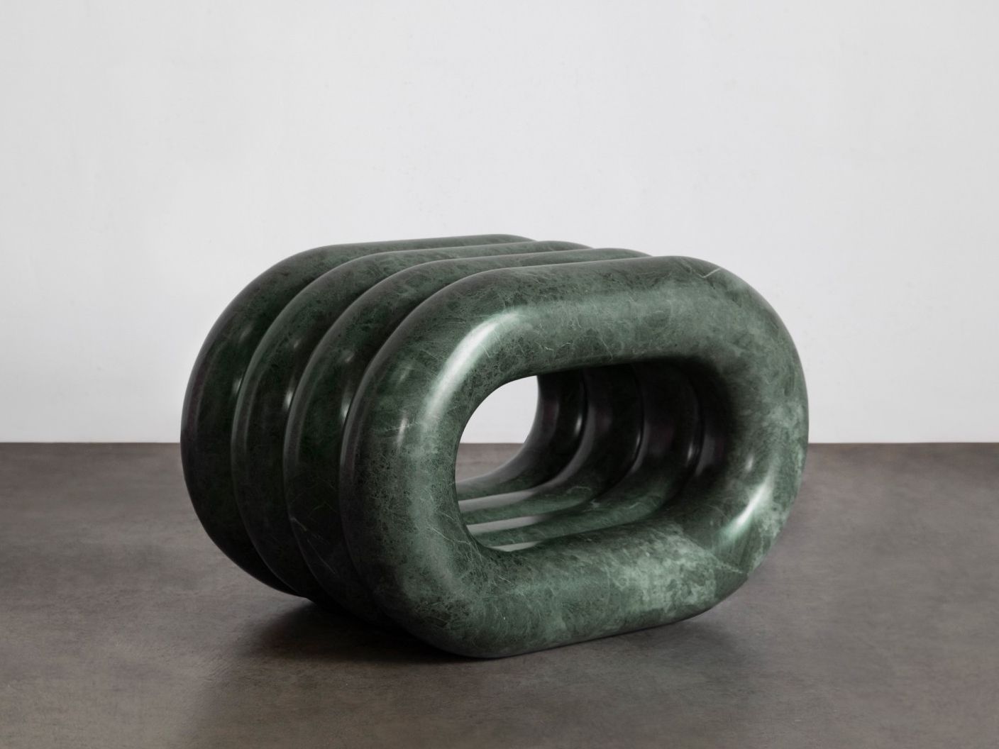 Мраморный низкий стул Kelly Wearstler Nudo ARCH-00102864