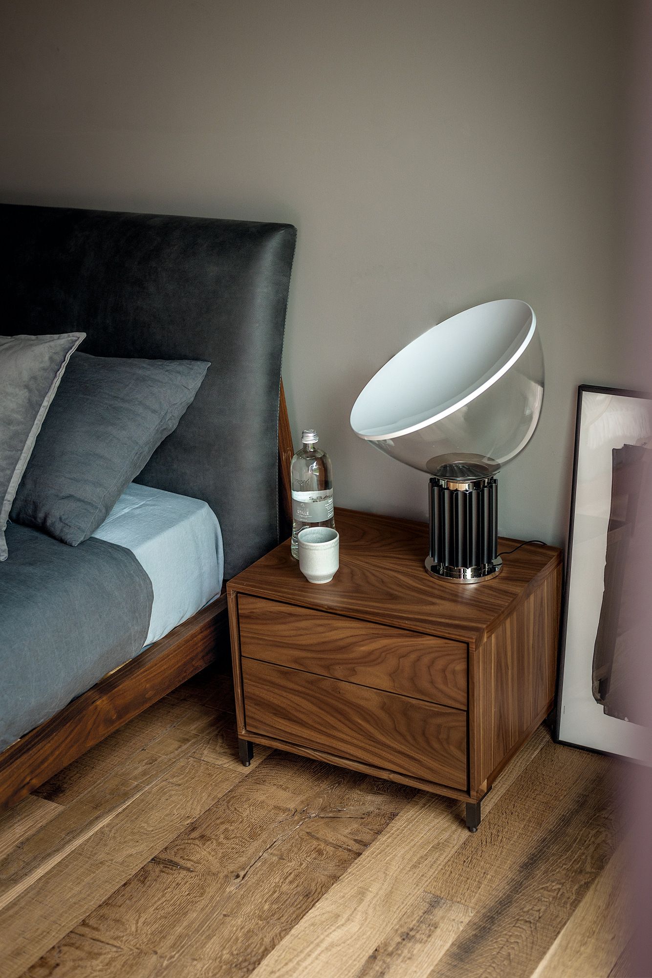 Тумбочка из планки и массива дерева с 2 ящиками Riva 1920 Rialto ARCH-00045874 - Вид №1