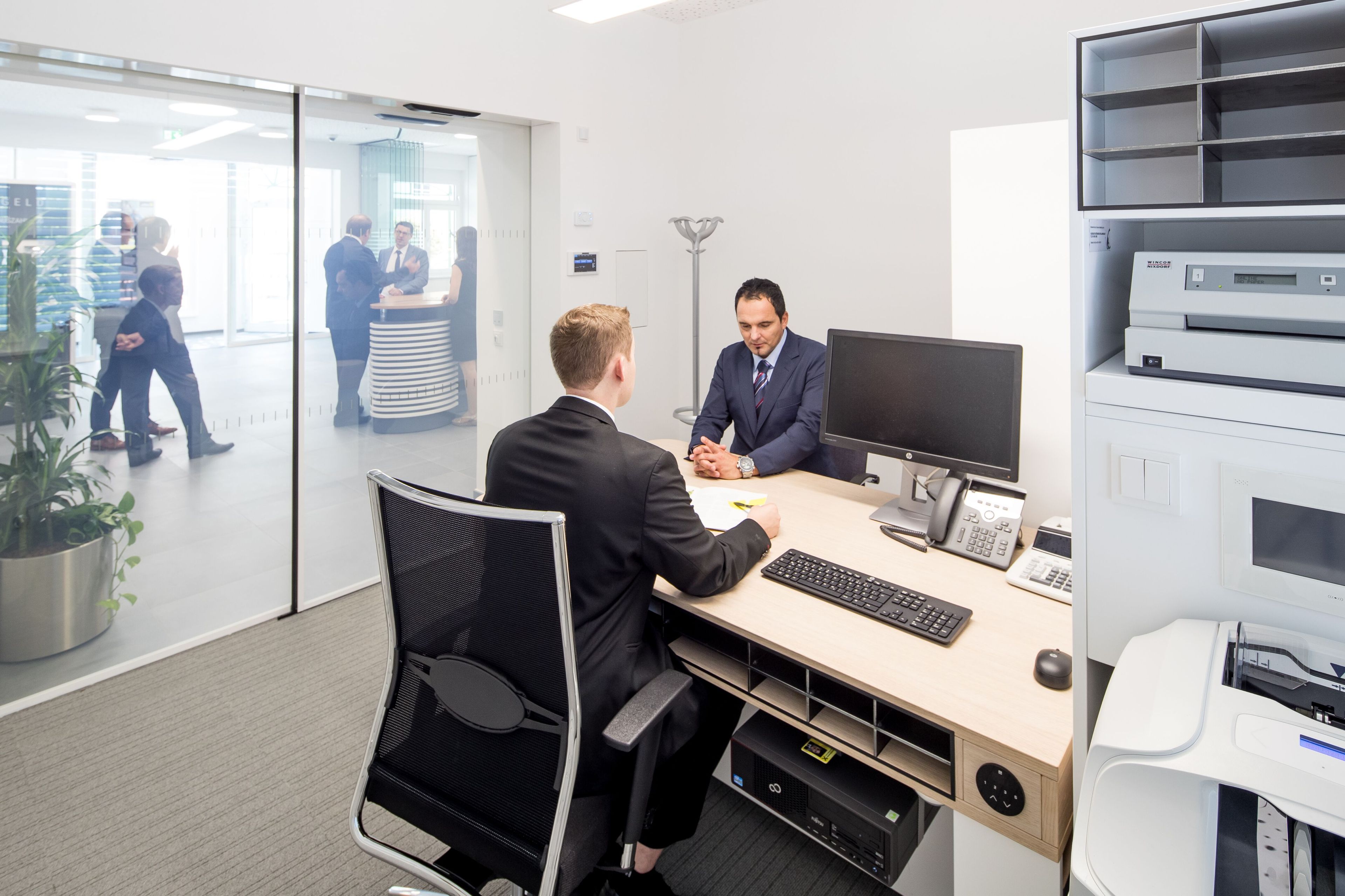 Стеклянная перегородка с контролем конфиденциальности VITRIK Vitrik ® Privacy ARCH-00036078 - Вид №11