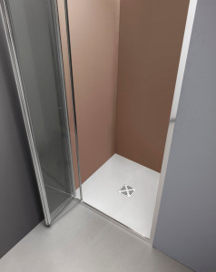 Алюминиевая и стеклянная нишевая душевая кабина с раздвижной дверью