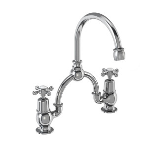 Burlington Арочный смеситель Claremont с 2 отверстиями и изогнутым изливом (центры 230 мм) Четверть оборота с белым акцентом CL28-QT