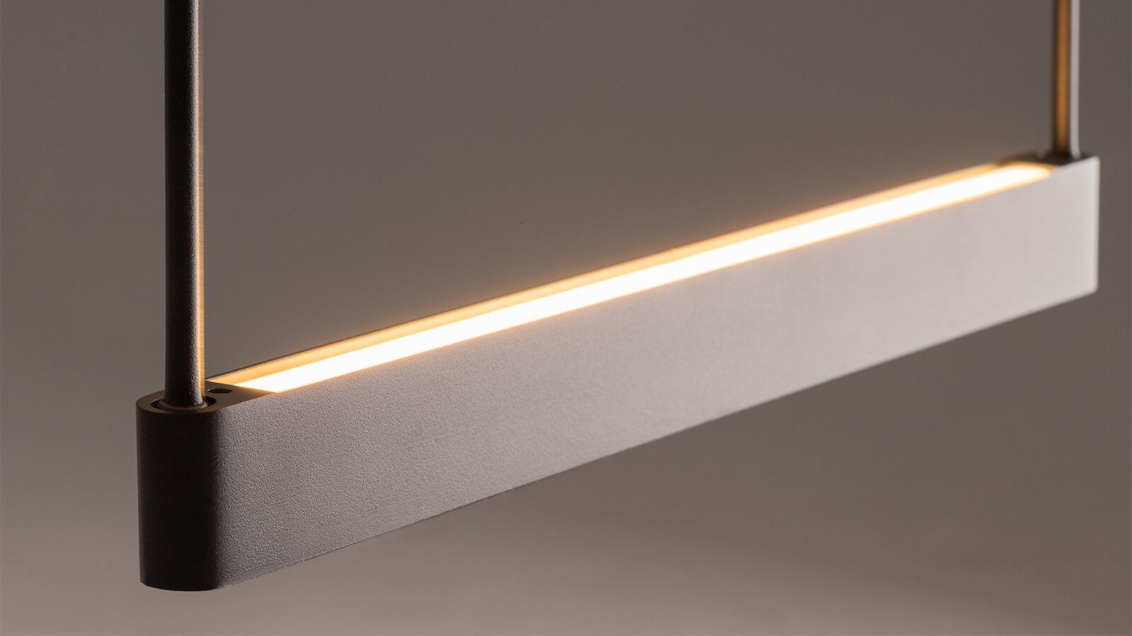 Алюминиевый светодиодный подвесной светильник Maytoni Атмосфера ARCH-00032945 - Вид №16