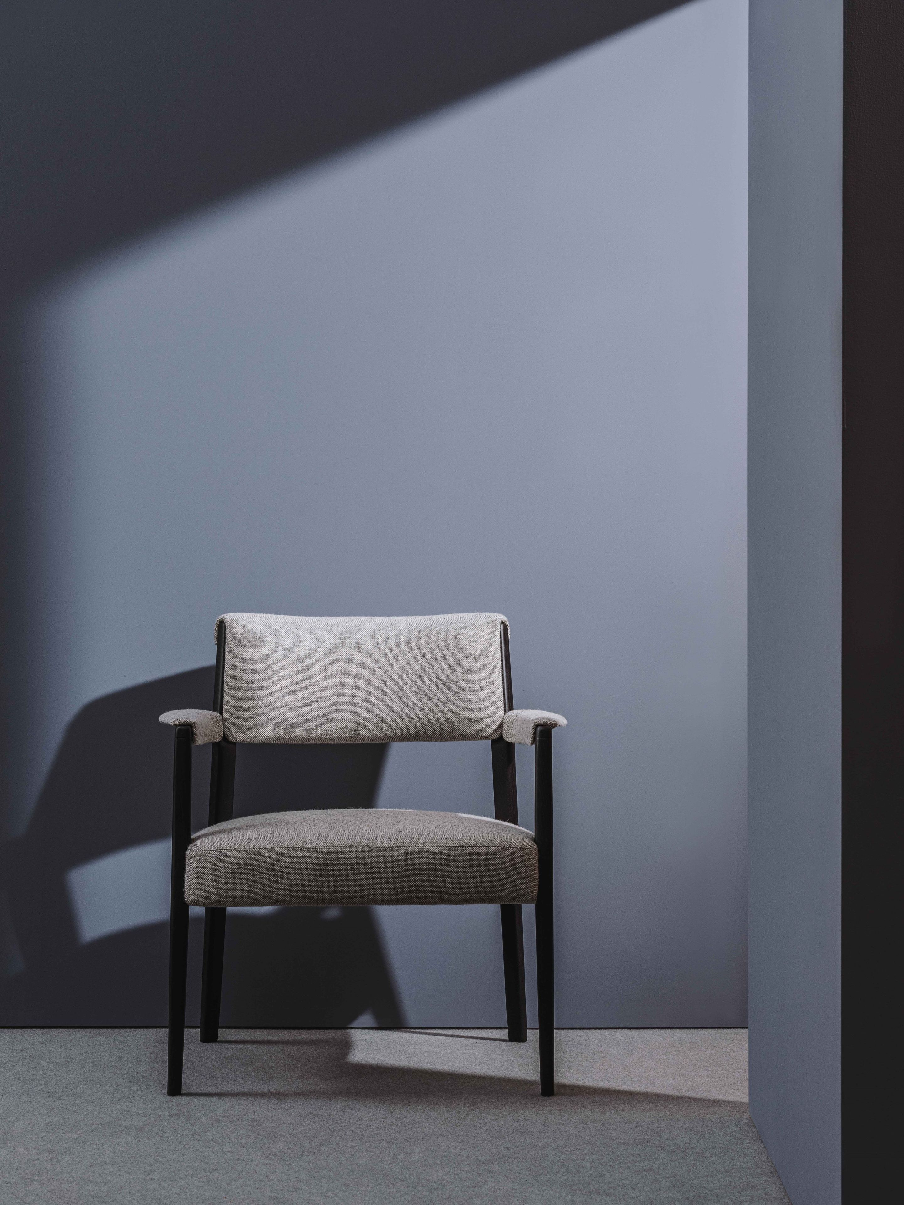 Кресло из ясеня с мягким сиденьем Andreu World Rizo ARCH-00040676 - Вид №1