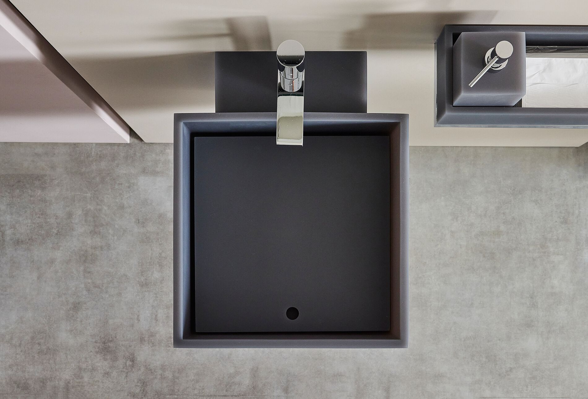 Квадратный подвесной умывальник из смолы Vallvé WALL ARCH-00143071 - Вид №9