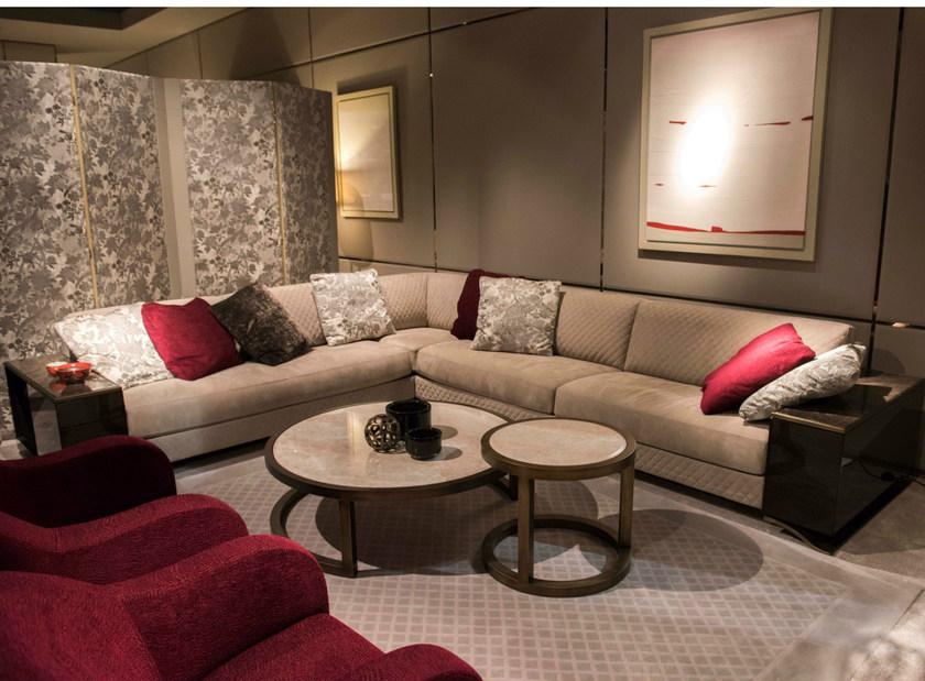 HUGUES CHEVALIER Угловой диван в ткани Haussmann Lid 1585 - Вид №1