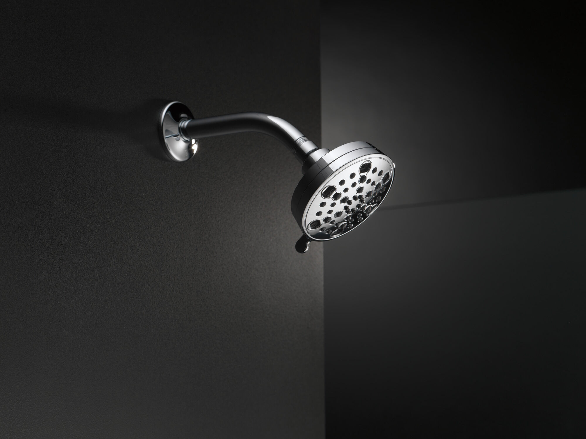 52638-CZ20-PK H2Okinetic® Современная душевая лейка с 5 настройками Delta Faucet Universal Showering Шампанское бронза  - Вид №6
