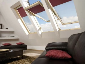 Fakro Мансардное окно Finestra con asse di rotazione decentrato