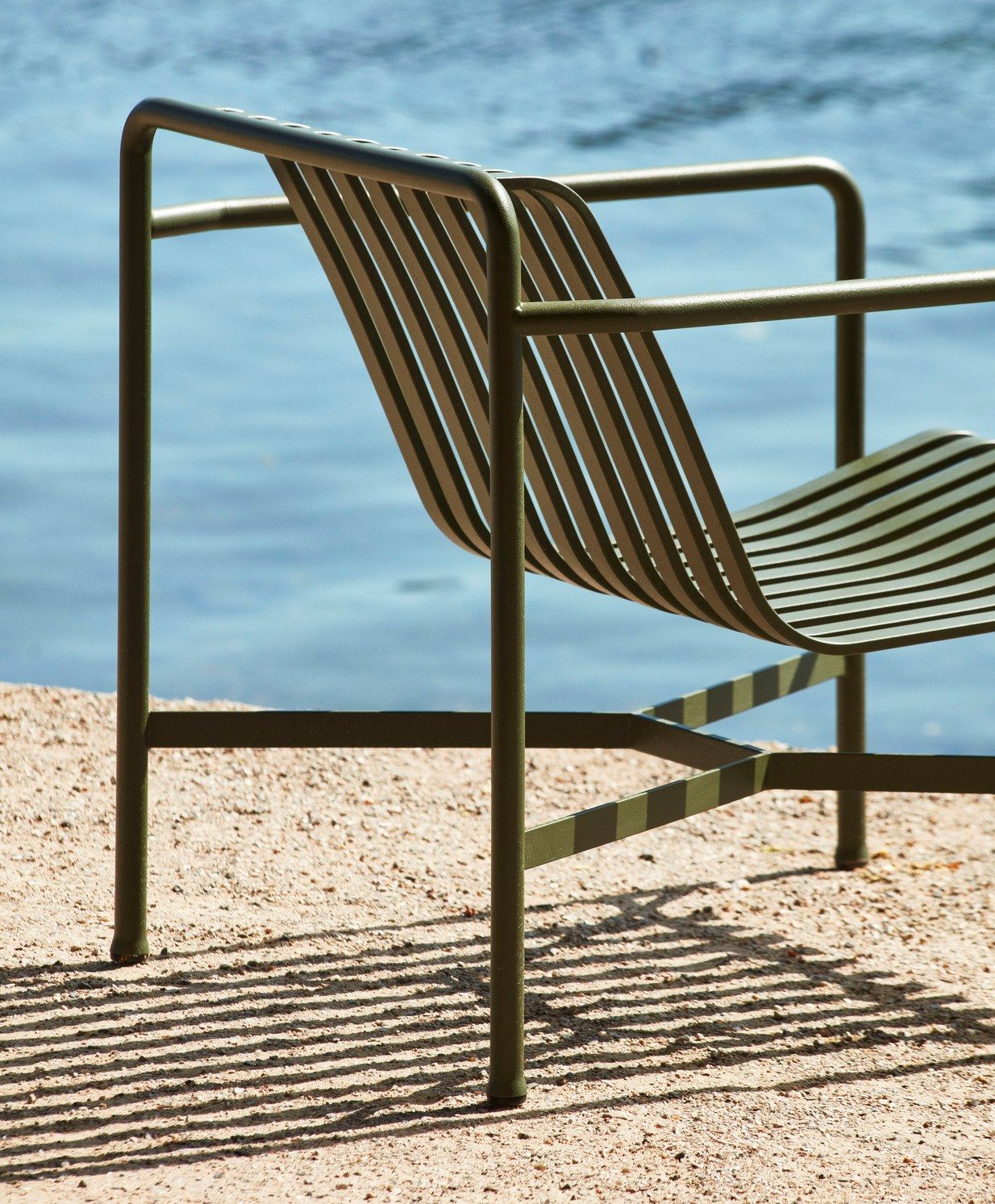 Стальное садовое кресло с подлокотниками Hay Палисад ARCH-00128999 - Вид №17