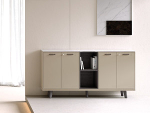 Деревянный офисный шкаф с распашными дверями