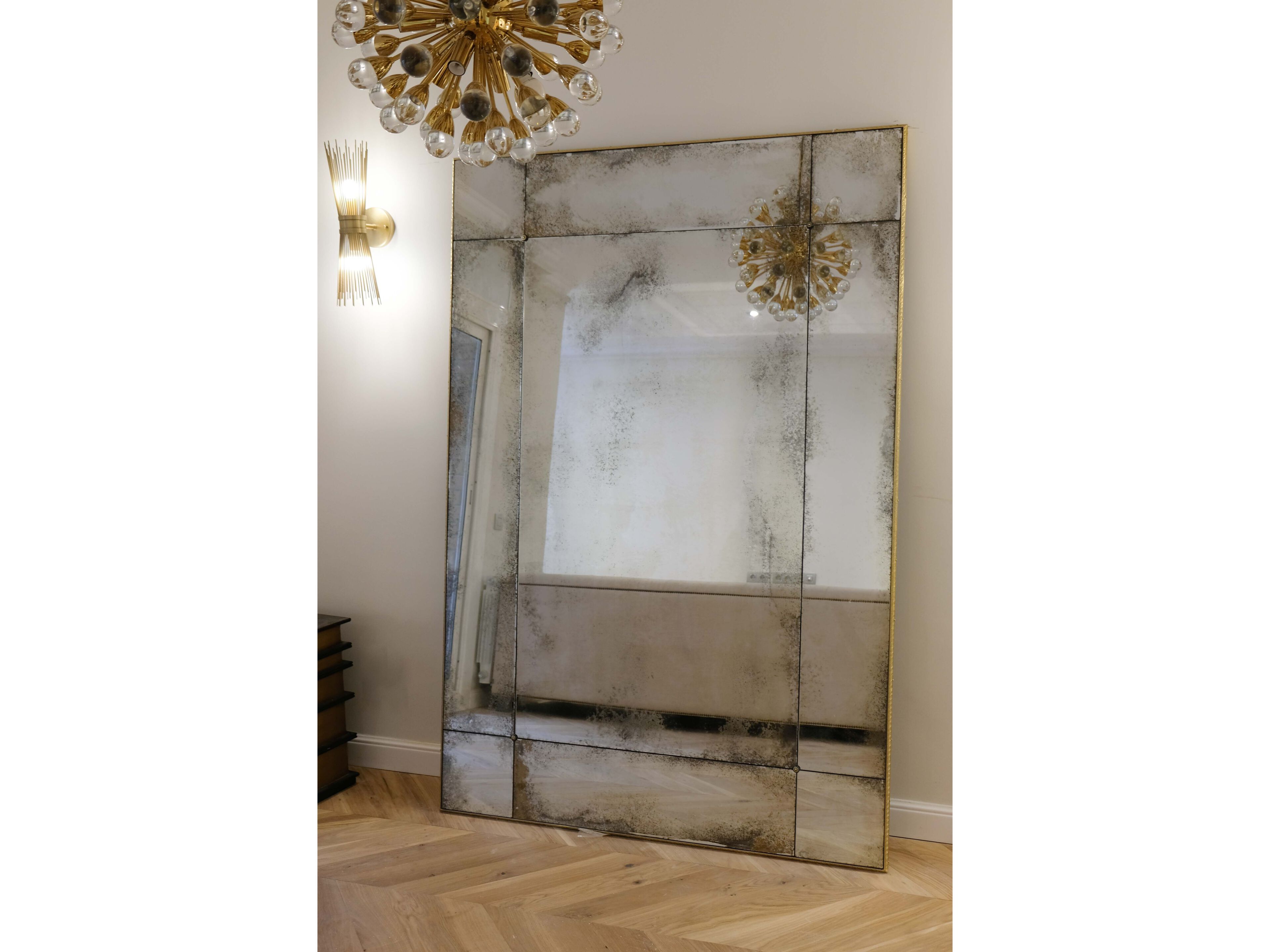 Настенное зеркало в рамке Jover+Valls PRUSIA ARCH-00124071