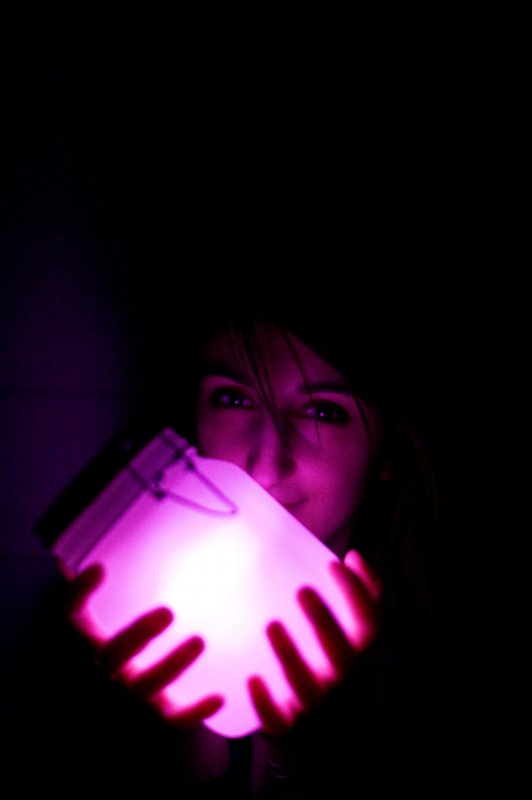 Светящаяся банка на солнечной батарее розовая SUCK UK SKSUNJAR3 - Вид №1