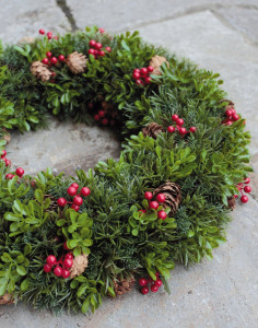 1040 883 a3 Венок искусственный 'ель / самшит / ягоды / шишки', Ø 37 см, зеленый H-andreas