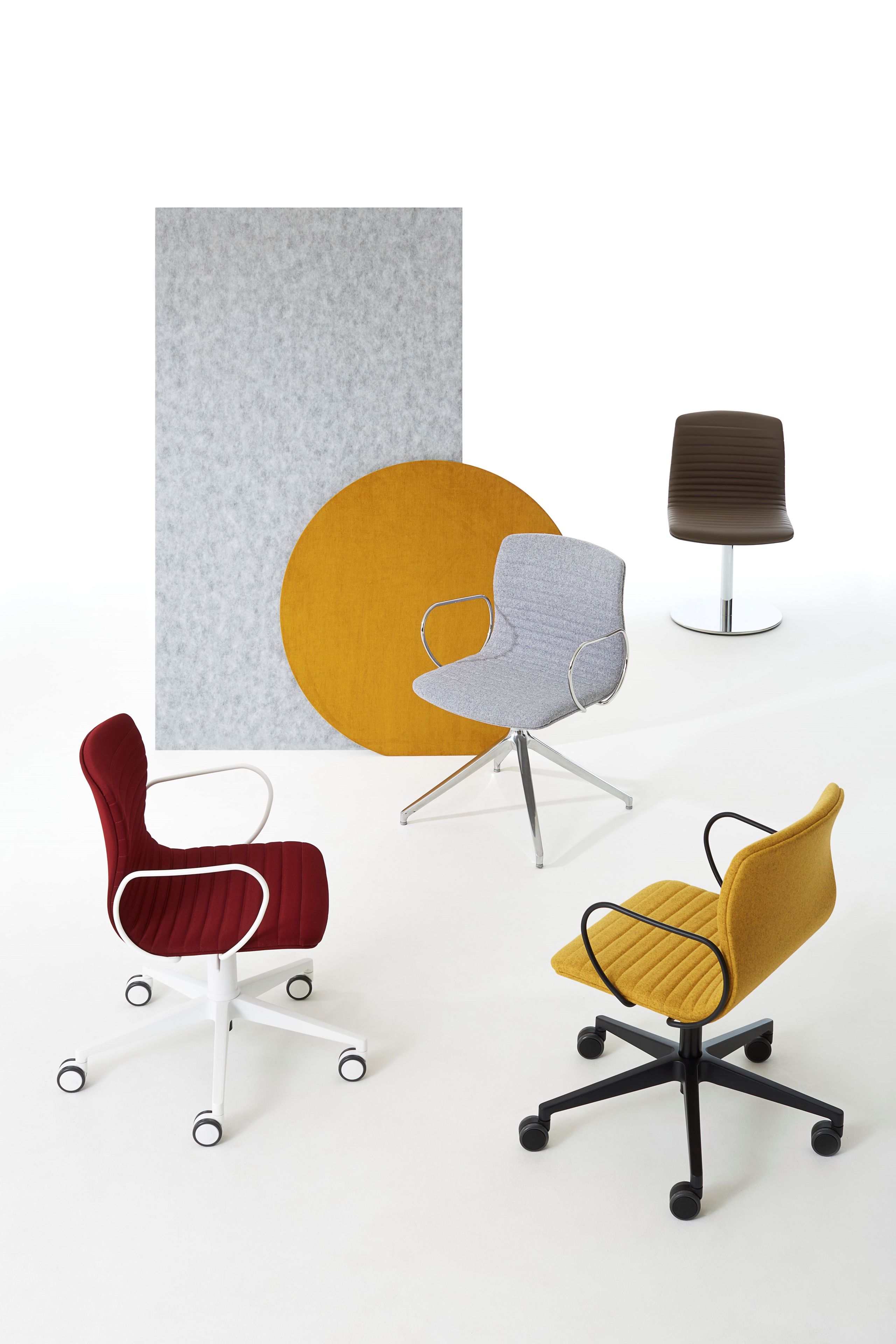 Тканевый мягкий поворотный операционный стул с подлокотниками VAGHI Union Guest ARCH-00073045 - Вид №3