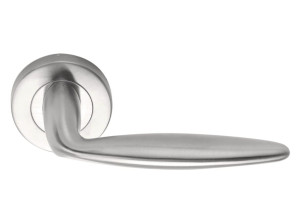 Ручка из нержавеющей стали на розетке