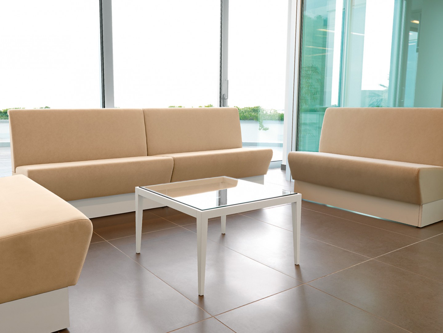 Space 249 Модульная система сидений. Сиденье и спинка обитые. Ламинат спереди, по бокам и сзади (толщина борта 2 см). Линейный модуль 120см. Спинка H 87 см. Et al. Space - Вид №3