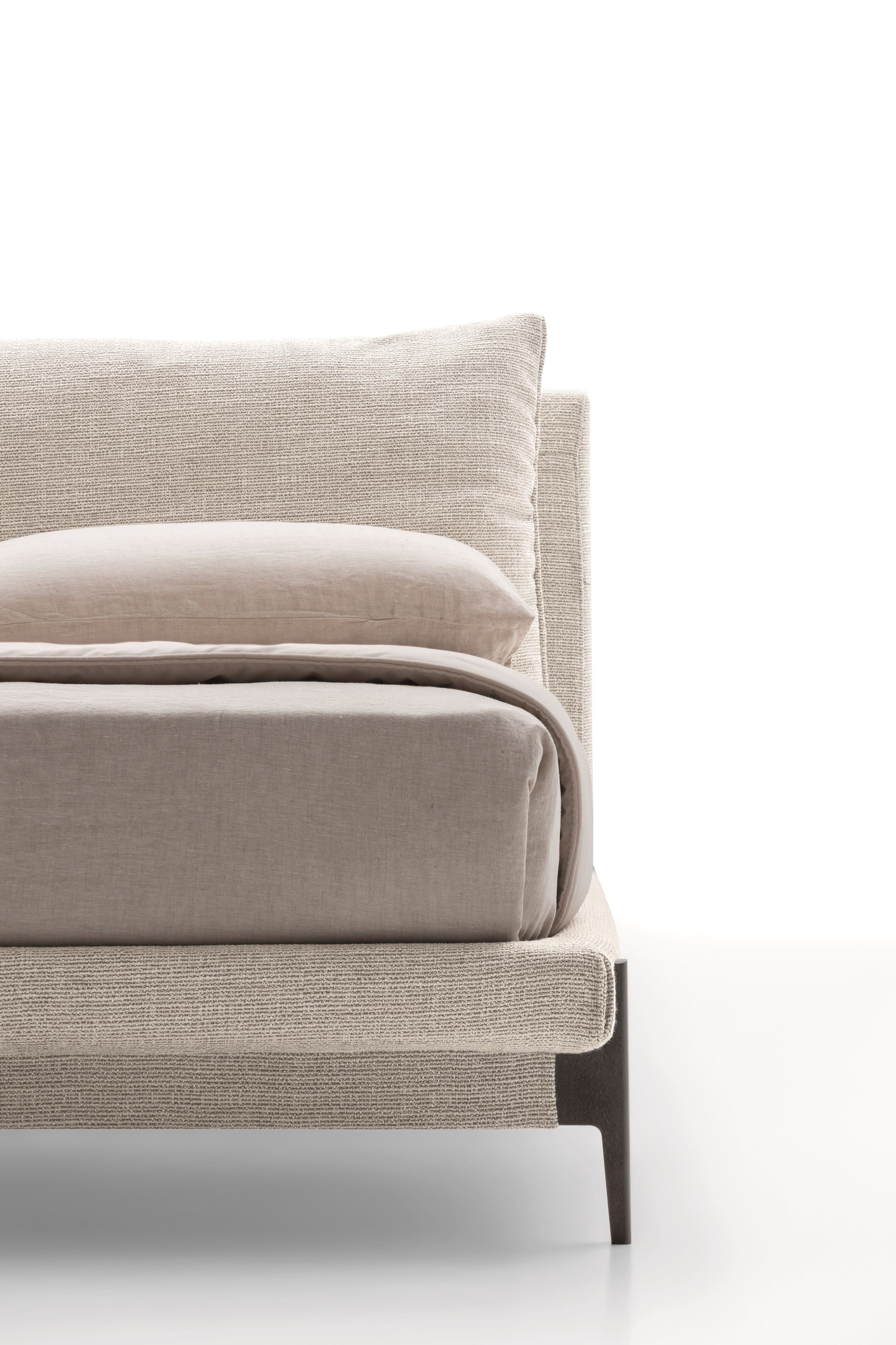 Тканевая кровать с мягким изголовьем Ditre Italia ARCH-00087912 - Вид №5