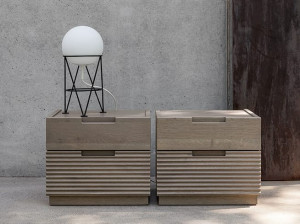 Тумбочка из массива дерева с ящиками