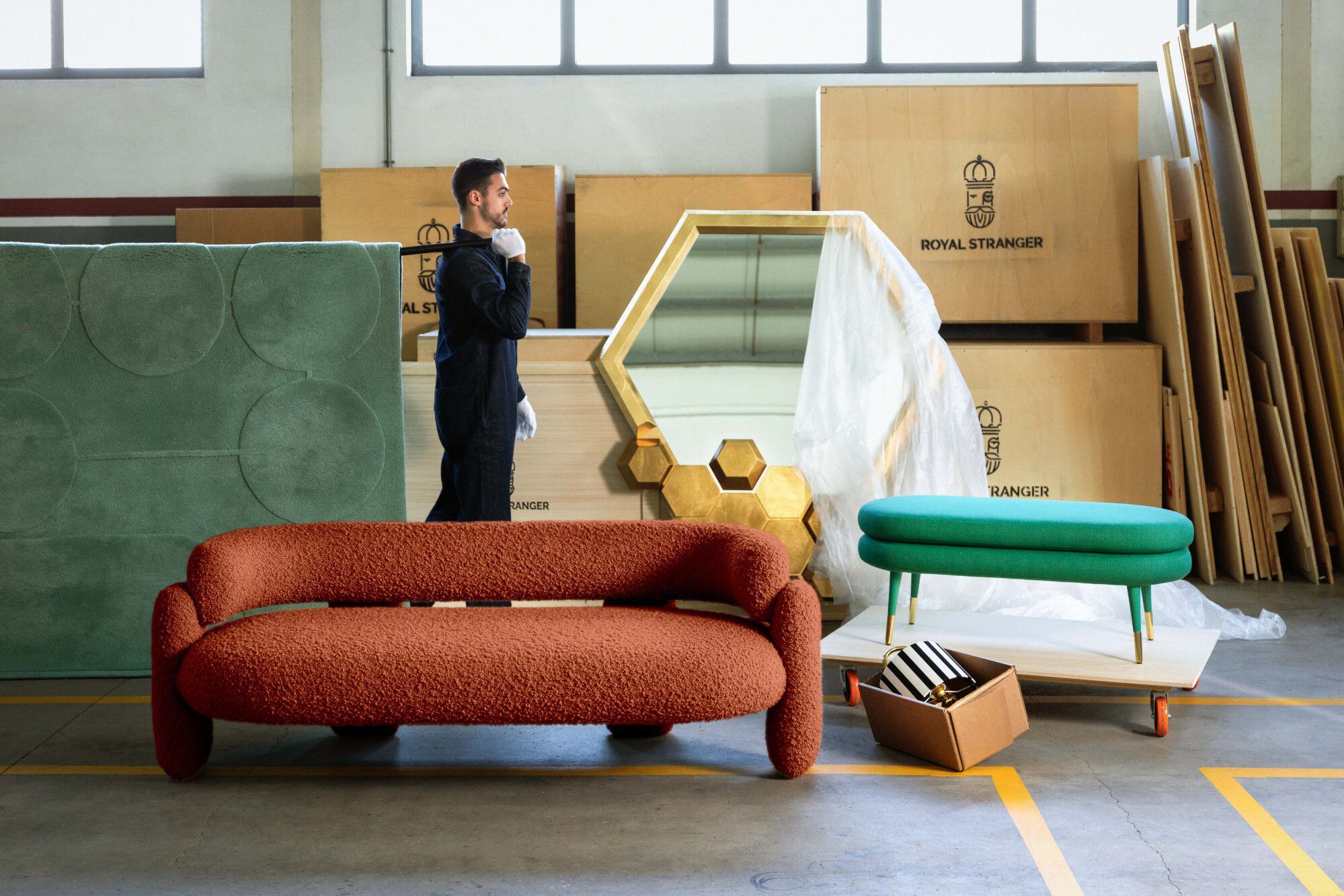 Шестигранное настенное зеркало ROYAL STRANGER ARCH-00011392