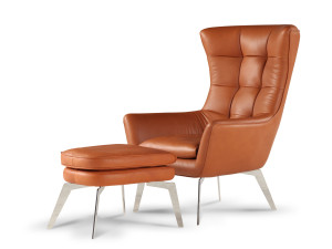 Кожаное кресло с высокой спинкой