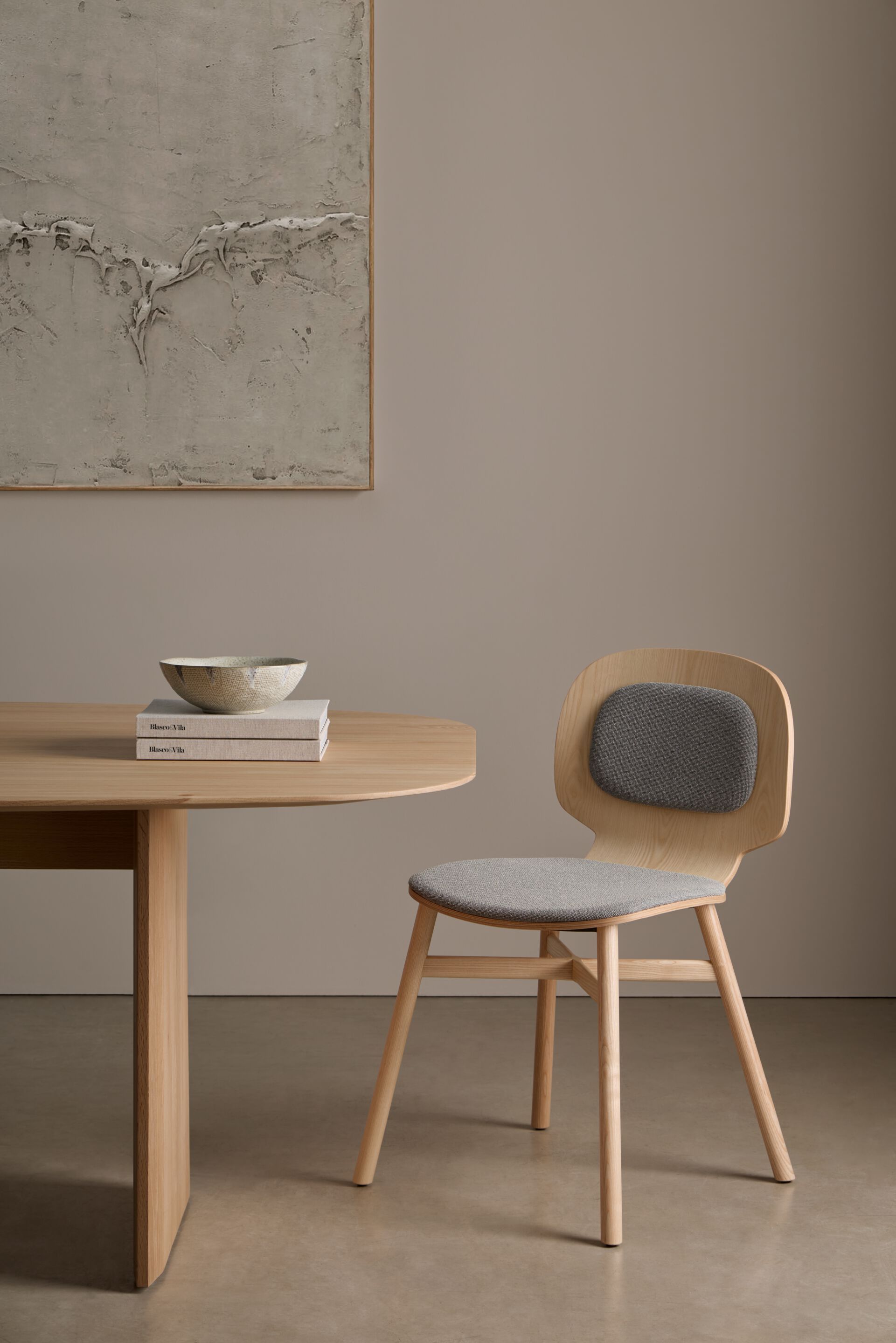 Деревянный стул с мягким сиденьем Blasco&Vila Halo ARCH-00067710