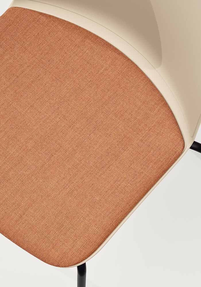 Штабелируемый стул из полипропилена с мягким сиденьем Infiniti Relief ARCH-00012357 - Вид №2