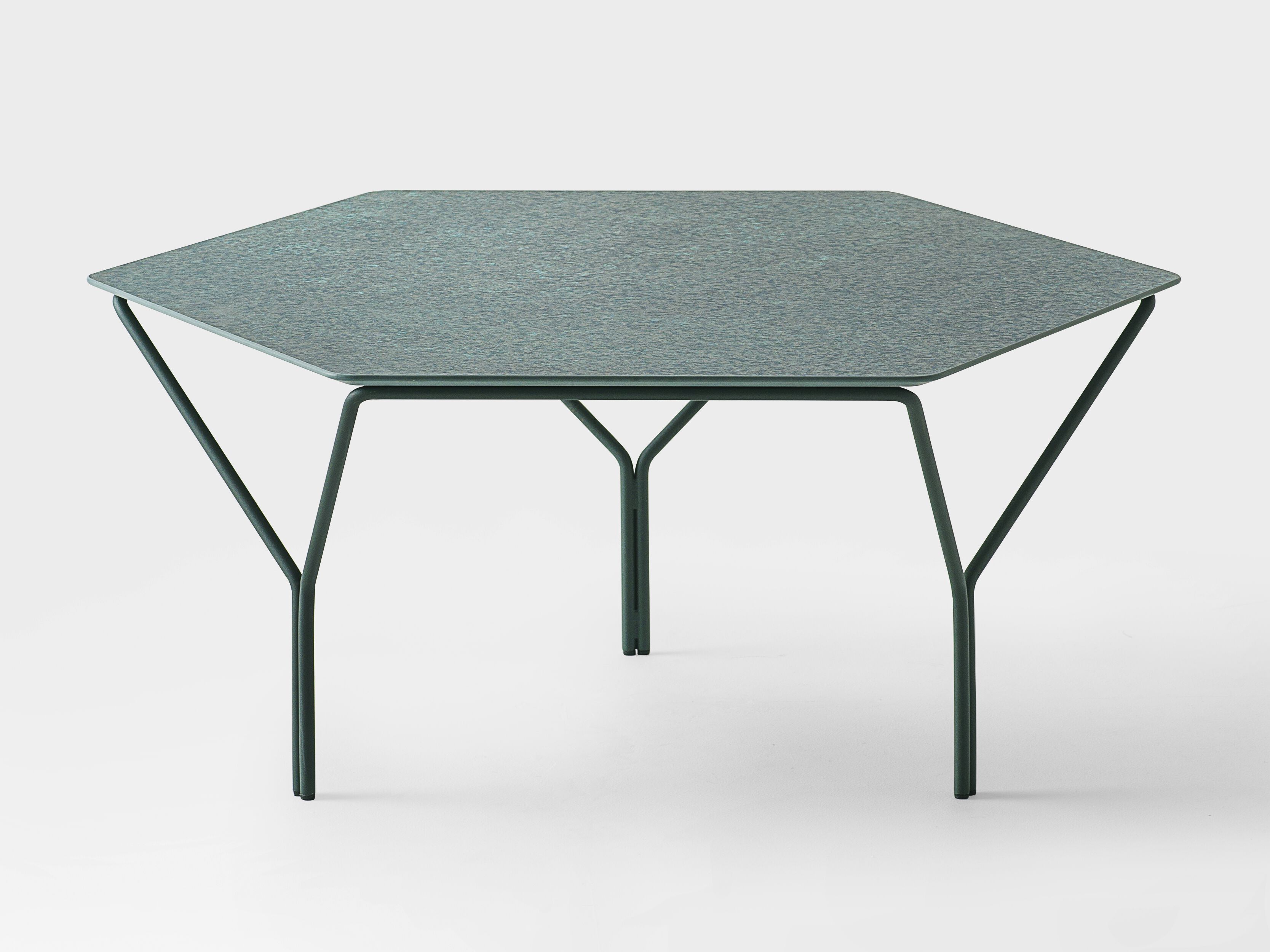 Деревянный низкий шестиугольный журнальный столик Kastel Kyu ARCH-00128086