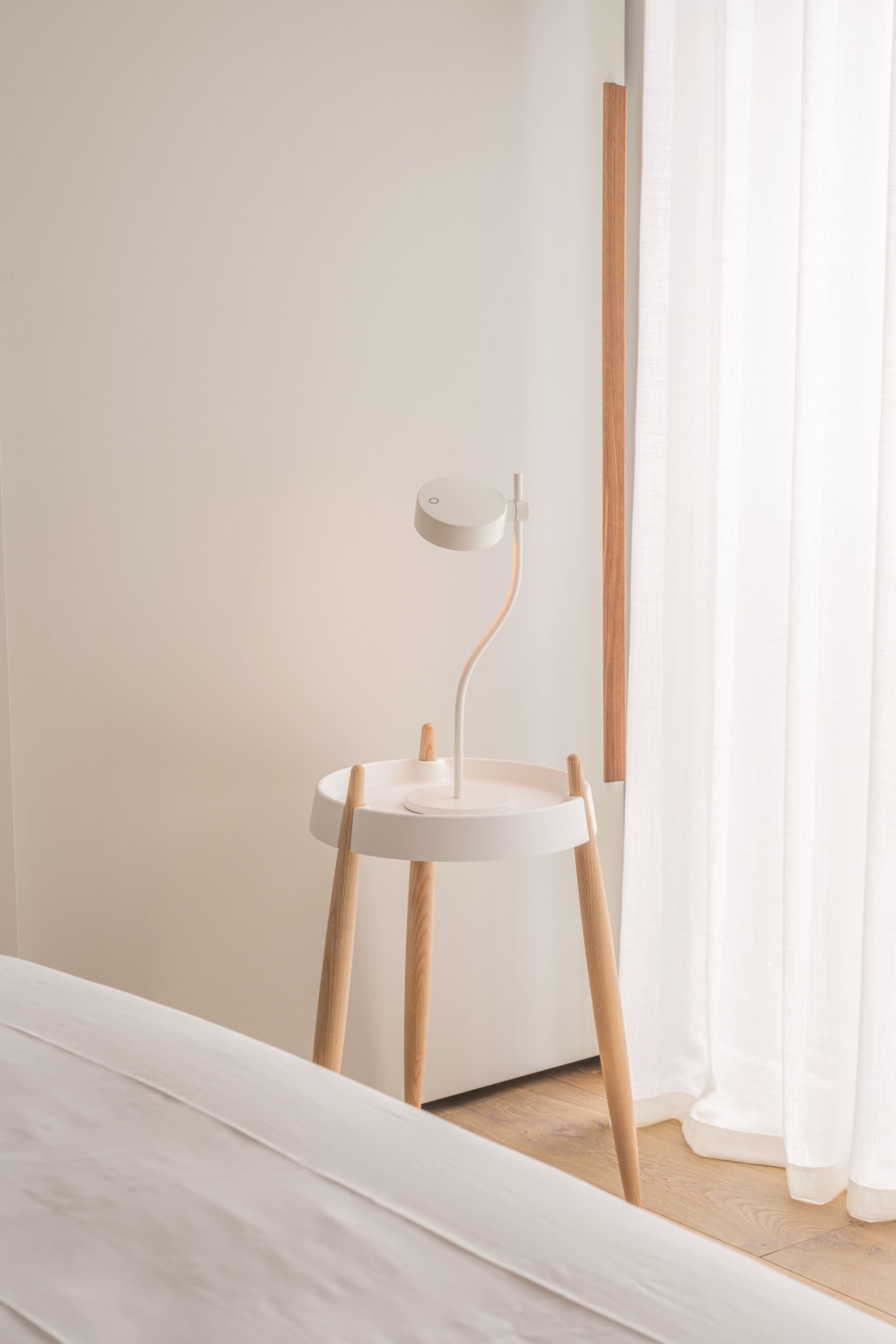 Алюминиевая светодиодная настольная лампа с диммером Zafferano Super O ARCH-00031810 - Вид №3