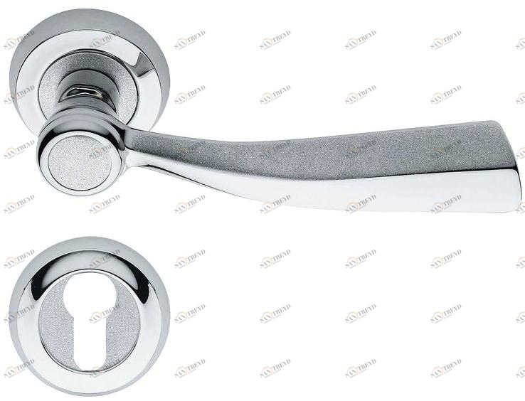 LINEA CALI' Металлическая ручка в классическом стиле на розетке с замком Elika sun-id-1423749