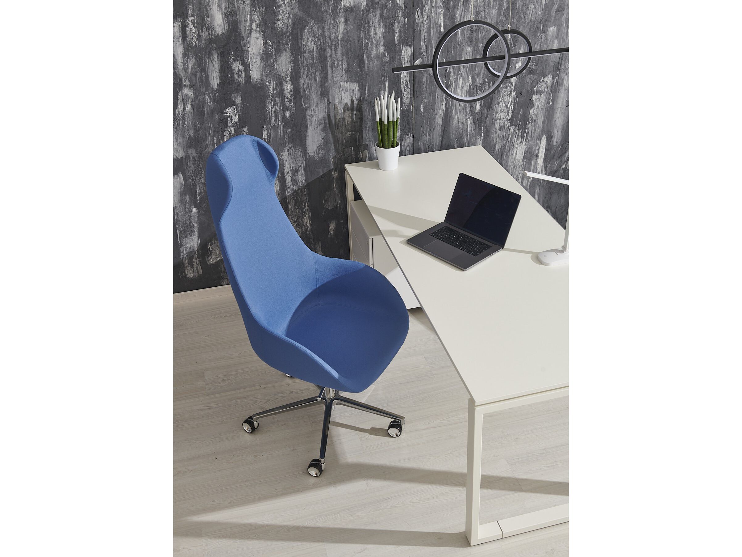 Офисное кресло руководителя с высокой спинкой AP Factor Филадельфия ARCH-00024003 - Вид №1