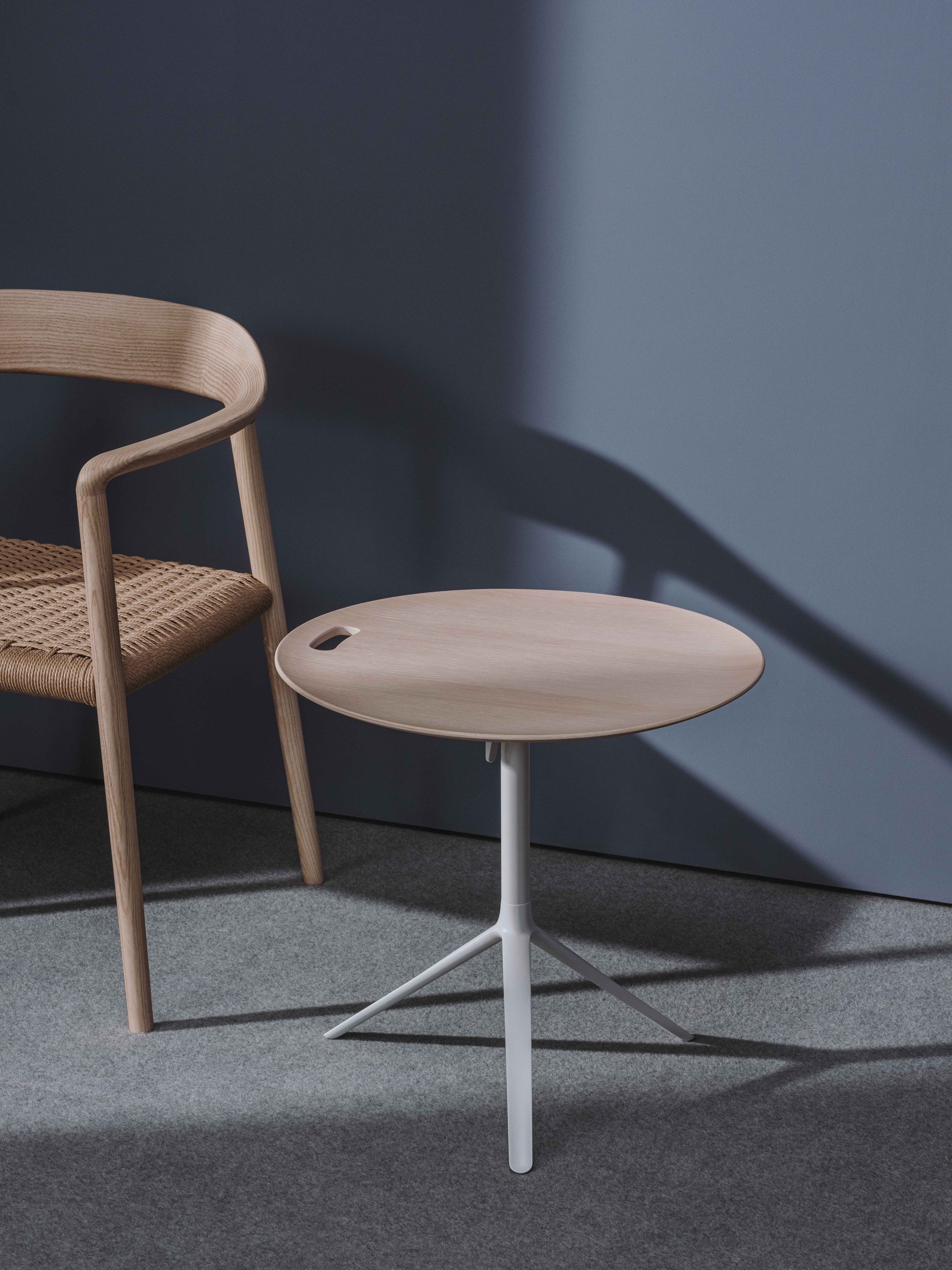 Алюминиевая регулируемая высота журнальный столик Andreu World Triada ARCH-00057009 - Вид №3