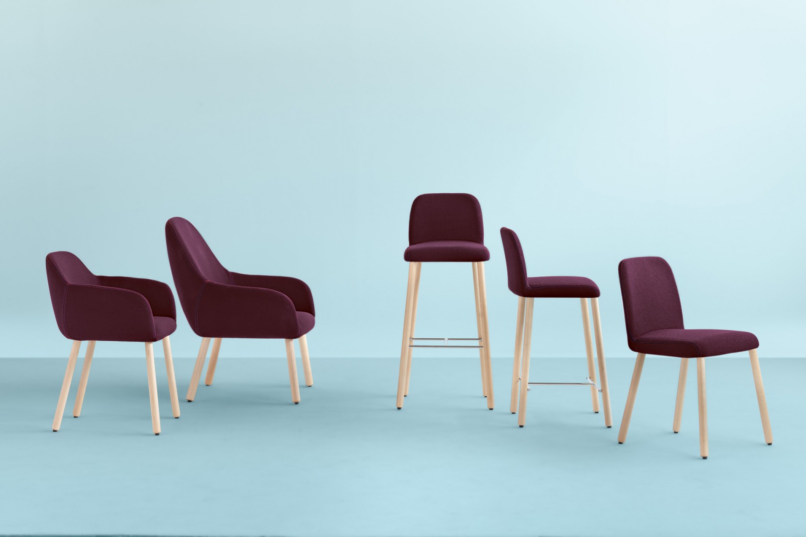 Myra 659 Кресло с четырьмя ножками на деревянной раме и тканевой обивкой. Выпускается из пенопласта с впрыском политуретана в соответствии с правилами пожарной безопасности Великобритании. Et al. Myra - Вид №5