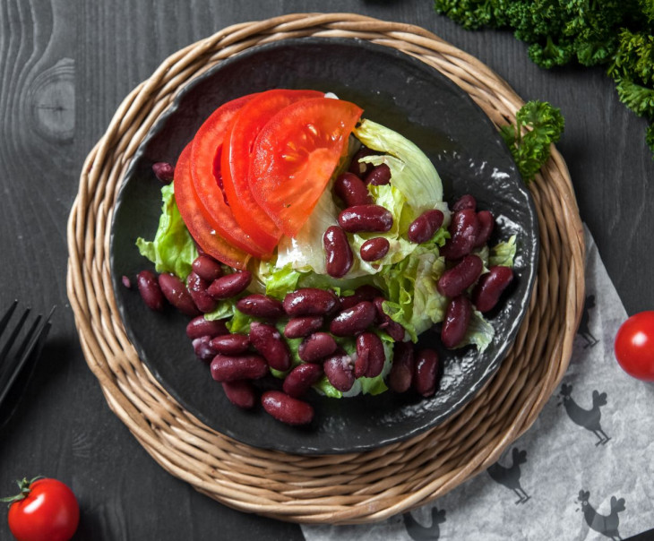 9473 Салат овощной с красной фасолью Вкусляндия 