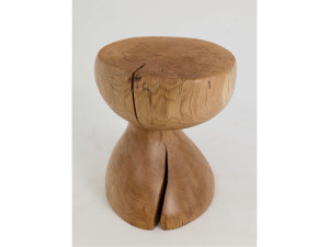 Журнальный столик из грецкого ореха