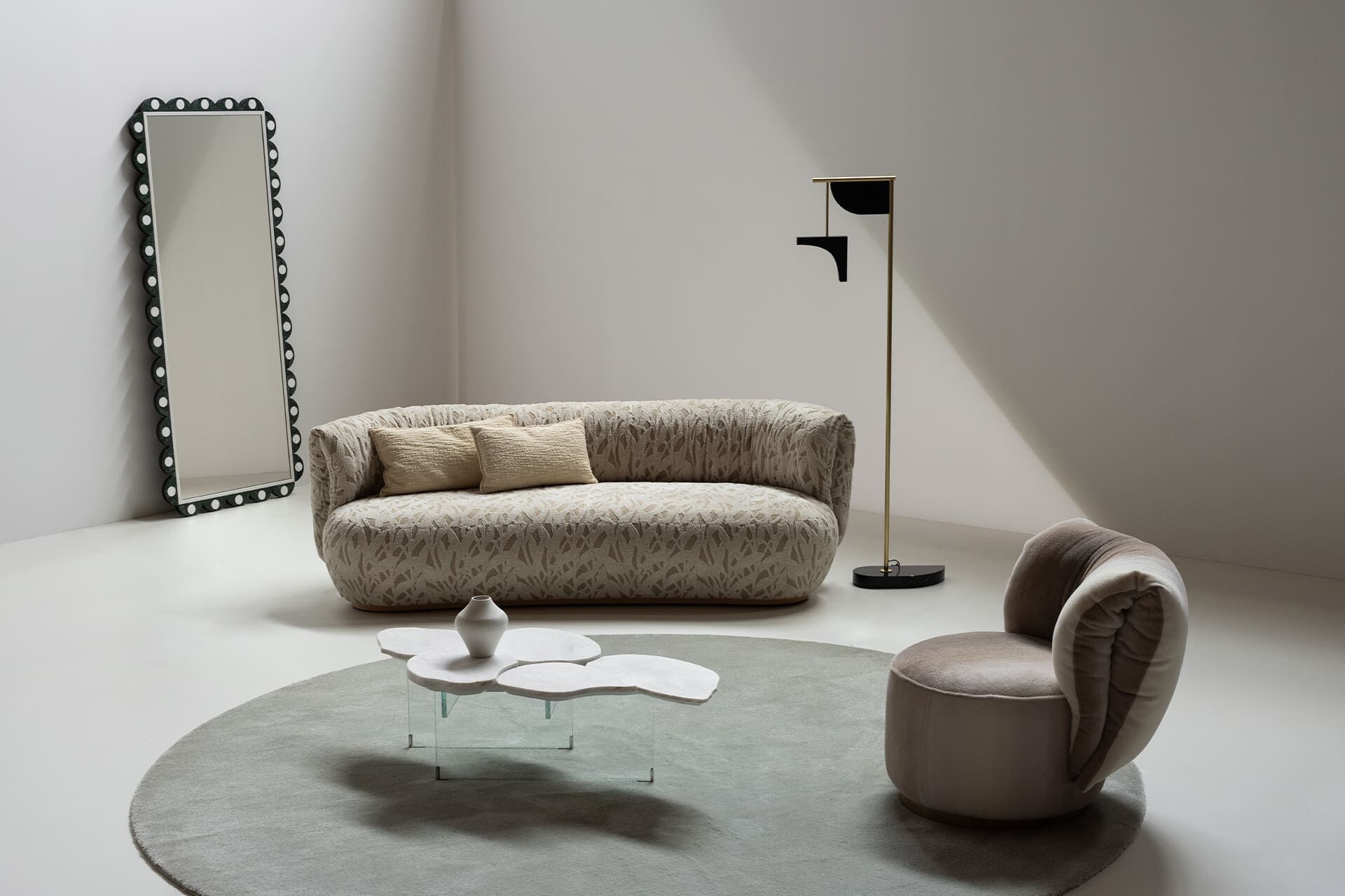 Латунный светодиодный торшер с мраморным основанием Greenapple OPPOSITE ARCH-00072516 - Вид №5