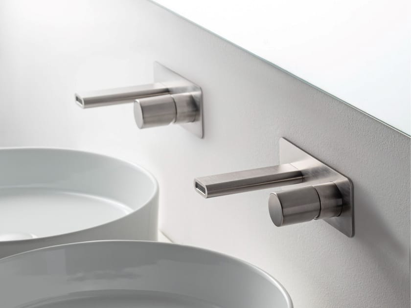 Настенный смеситель для раковины с пластиной Rubinetterie Treemme NANOtech ARCH-00094921