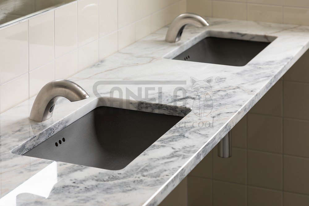 03466 Нержавеющий смеситель для подачи 1 воды, с интегрированным дозатором мыла, 1 л, 230 B/ 50 Гц SANELA  - Вид №1