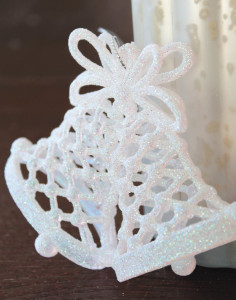 1328 796 a2 Колокольчик декоративный, акрил, 8 см, бело-серебристый H-andreas 