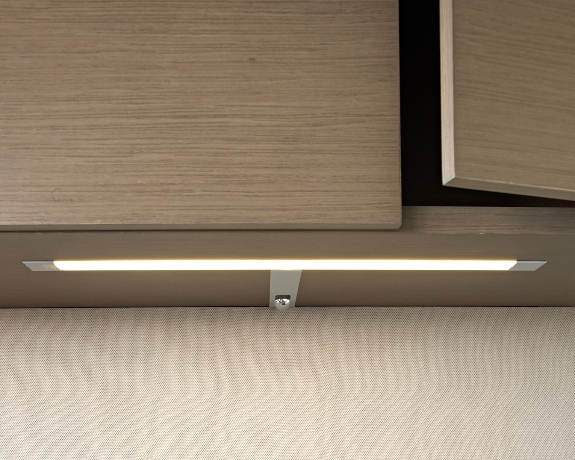 Стол с регулируемой высотой и звукопоглощающими перегородками Herman Miller макет студии ARCH-00126839 - Вид №64