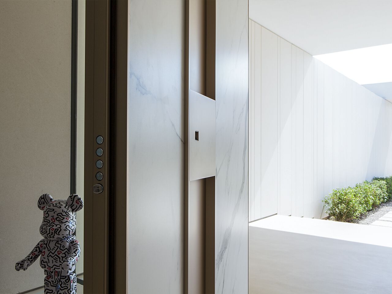 Входная дверь в Laminam® Oikos Synua ARCH-00019619 - Вид №2