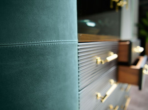 Витрина со встроенным освещением