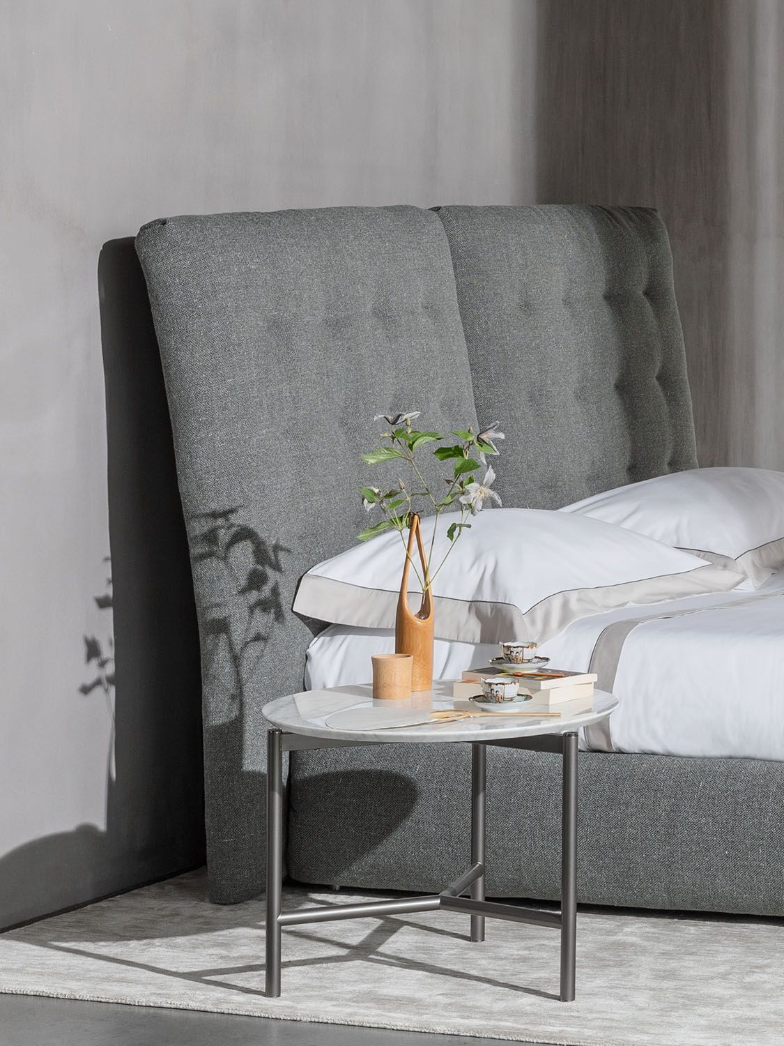 Двуспальная кровать с высоким изголовьем Flou Angle ARCH-00024237 - Вид №3