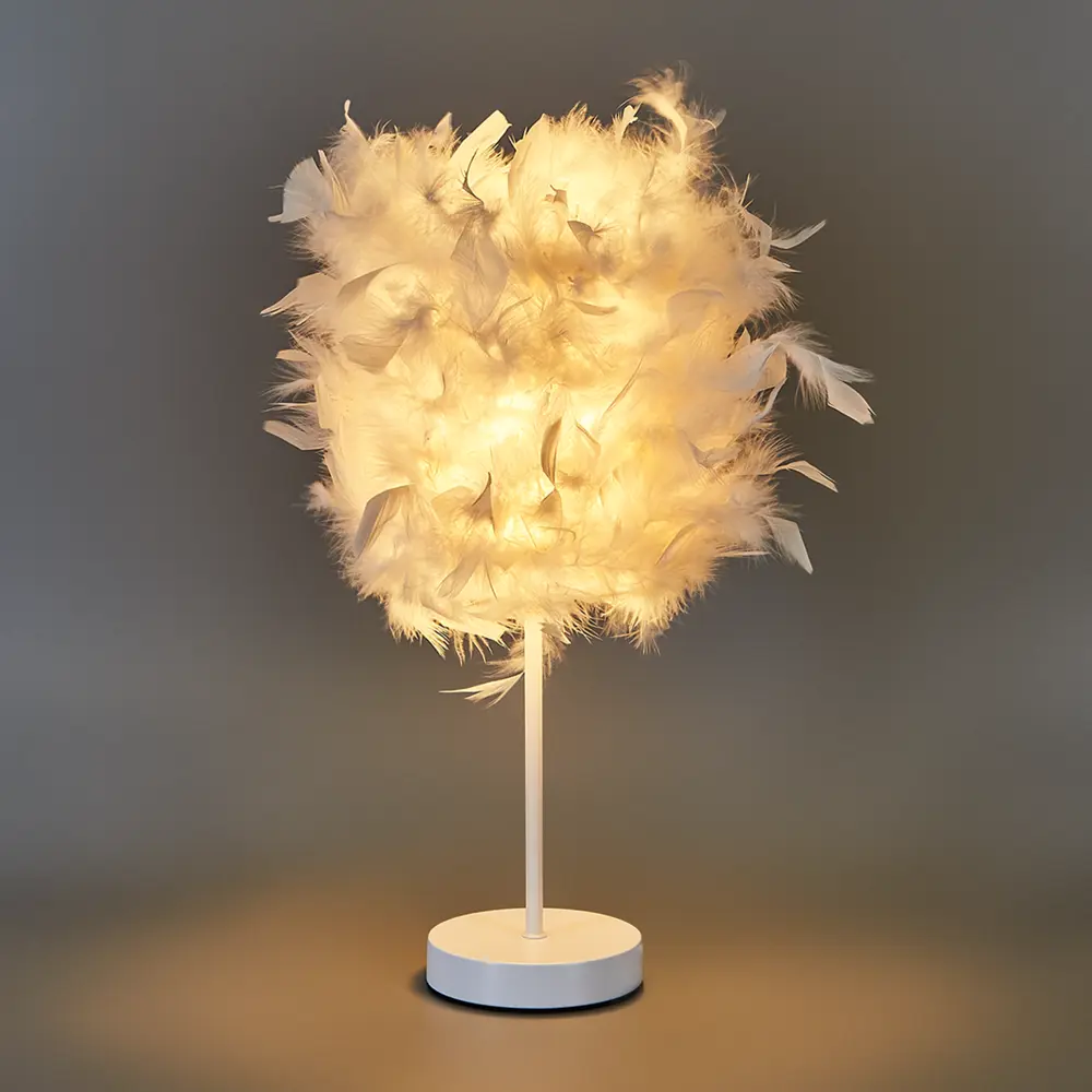 Лампа настольная Tendenza TZ-LL015 с перьями под лампу с выключателем цвет белый STLM-2143578
