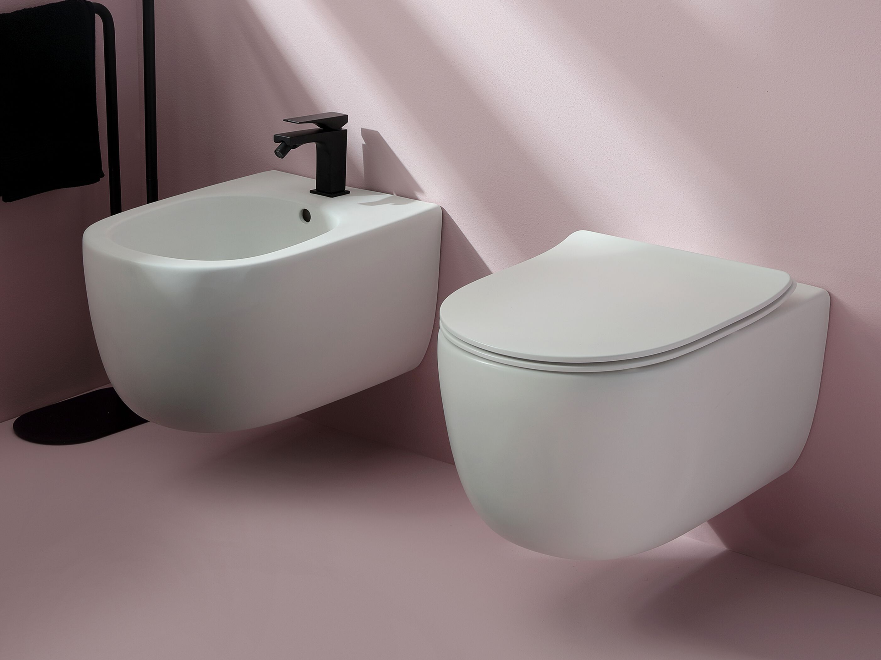 Туалет висит в витрине без бриды Olympia Ceramica ARCH-00139354 - Вид №1